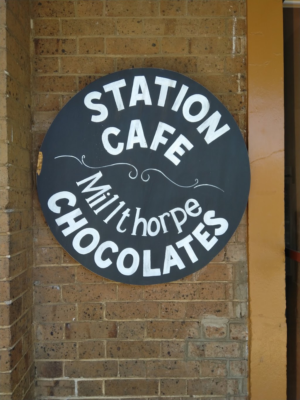 Station Cafe Millthorpe Chocolates | cafe | 1 Station Pl, Millthorpe NSW 2798, Australia | 0412804497 OR +61 412 804 497
