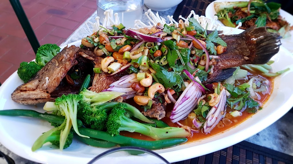 Marloi Thai Emerald | meal takeaway | 348 Belgrave-Gembrook Rd, Emerald VIC 3782, Australia | 0359684125 OR +61 3 5968 4125