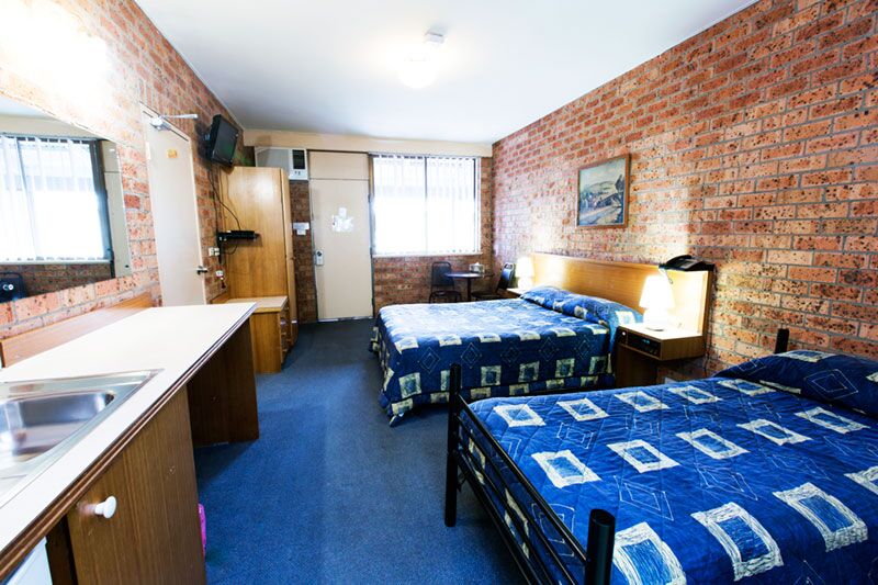 Country Comfort Motto Farm Motel (Newcastle Airport) | 2285 Pacific Hwy, Heatherbrae NSW 2324, Australia | Phone: (02) 4987 1211