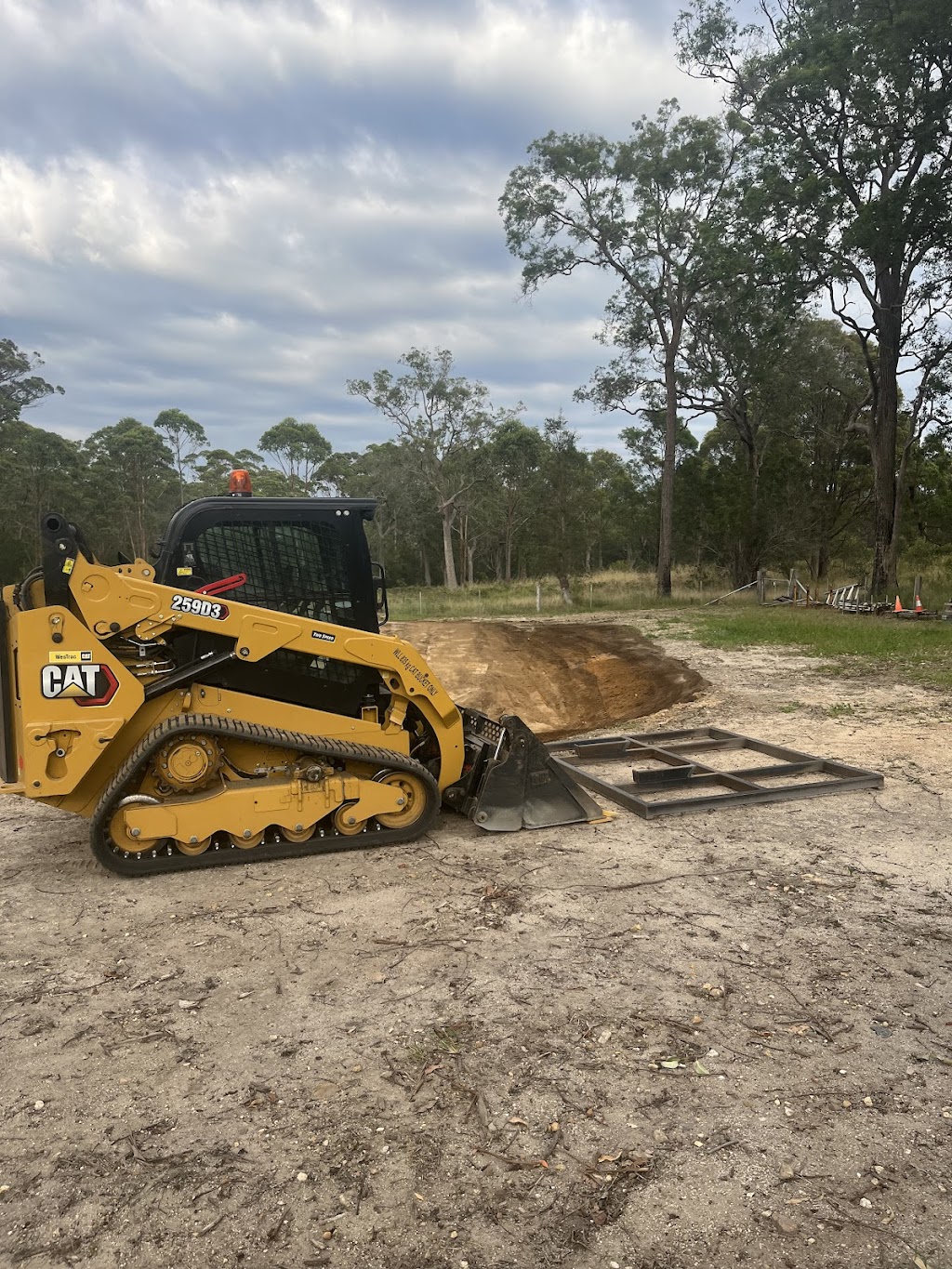 Blessos earthworx | 9 Maranda St, Emerald QLD 4720, Australia | Phone: 0448 260 757