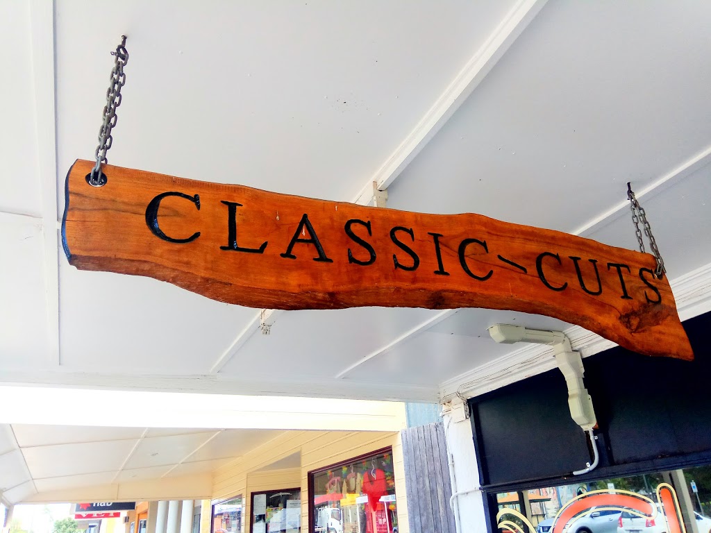 Classic Cuts Hair Studio | 35 Lyons St, Mundubbera QLD 4626, Australia | Phone: (07) 4165 4488