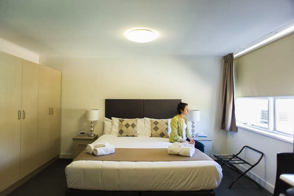 Hotel Gracelands | lodging | 7-9 Bushman St, Parkes NSW 2870, Australia | 0268623459 OR +61 2 6862 3459