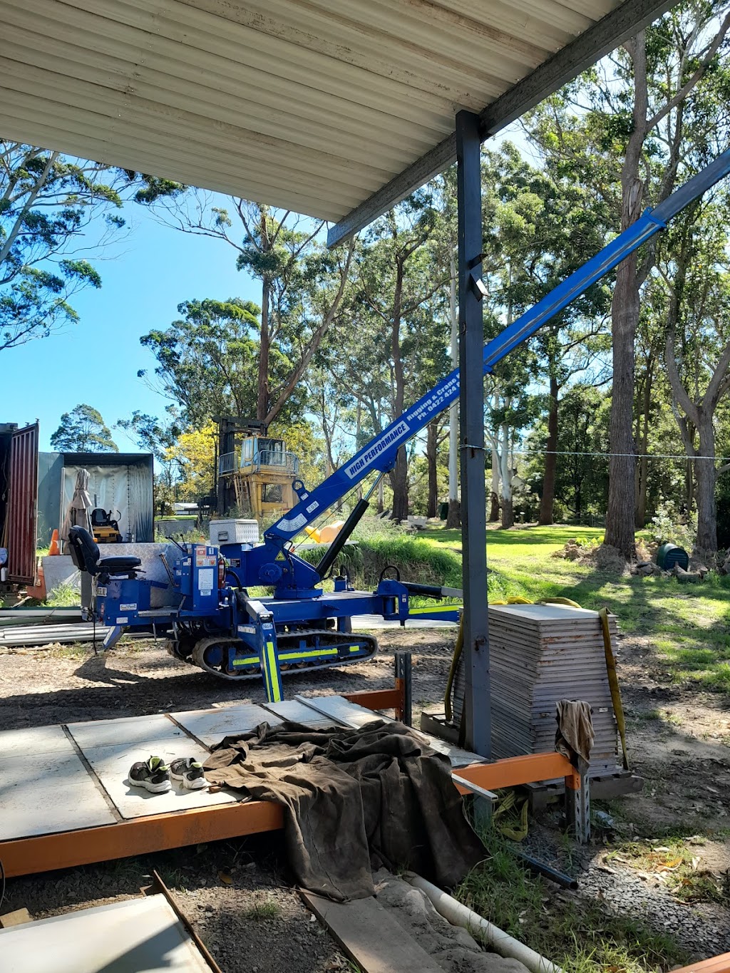 Crossroad Crane Hire p/l | 1109 Peats Ridge Rd, Peats Ridge NSW 2250, Australia | Phone: 0456 607 501