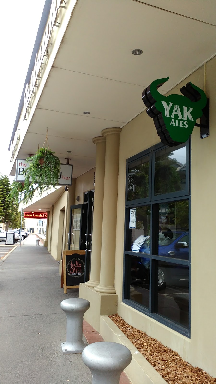The Bayview Bar | restaurant | 15 Bonnefoi Blvd, Bunbury WA 6230, Australia | 0897916555 OR +61 8 9791 6555