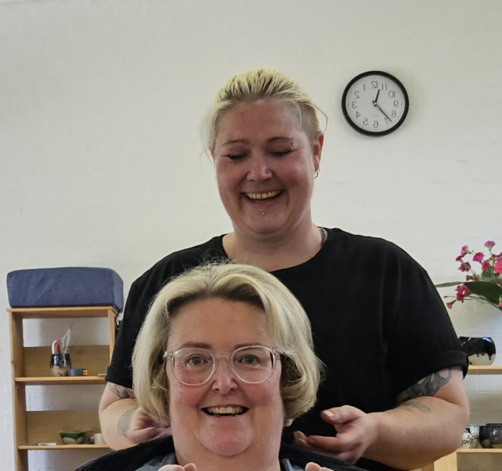Camille Hair Designs | 17 Hughs Place, Entry via, Pleasant Ave, East Lindfield NSW 2070, Australia | Phone: 0401 616 615