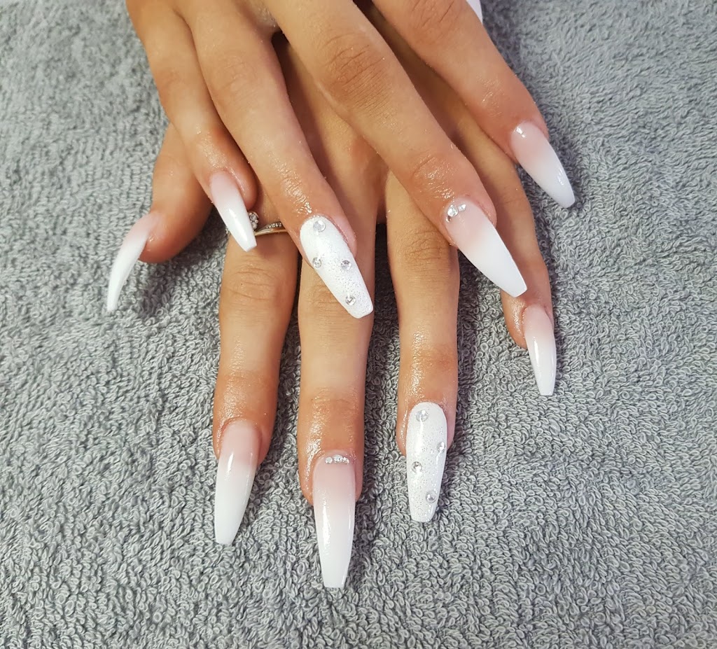 Nails & Lashes By Francesca | beauty salon | Runaway Place, Unit 14/348 Oxley Dr, Coombabah QLD 4216, Australia | 0478773747 OR +61 478 773 747
