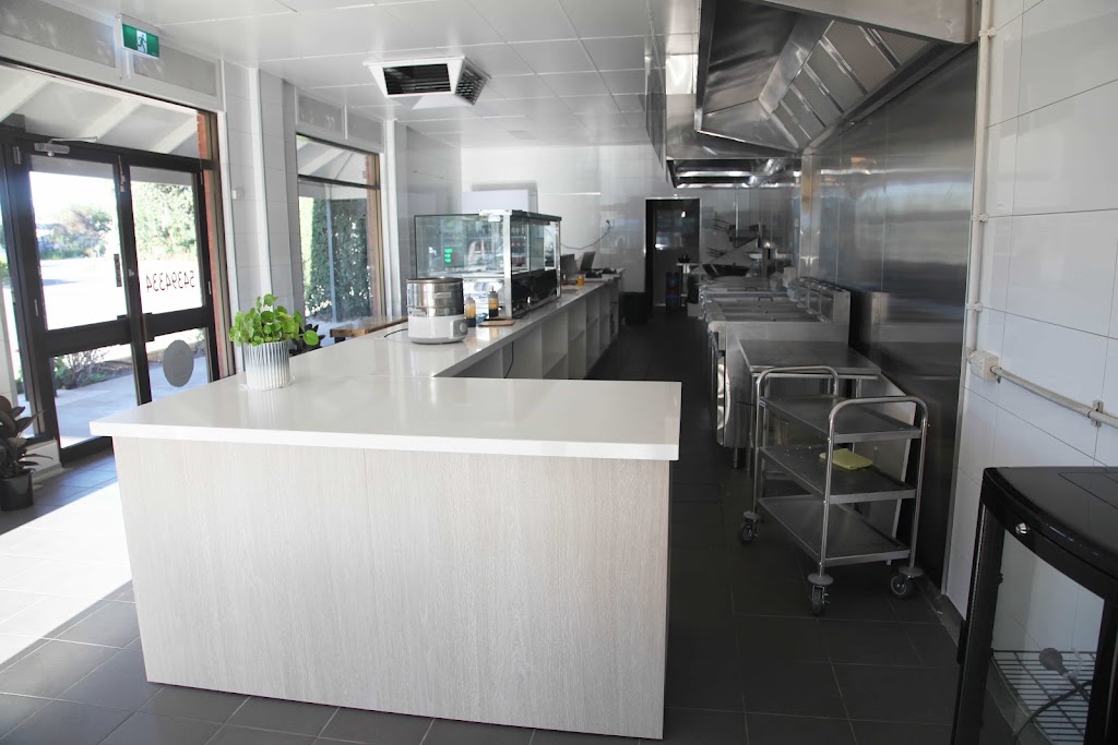 Strathfieldsaye fish and chips Takeaway | 25-33 Blucher St, Strathfieldsaye VIC 3551, Australia | Phone: (03) 5439 4334