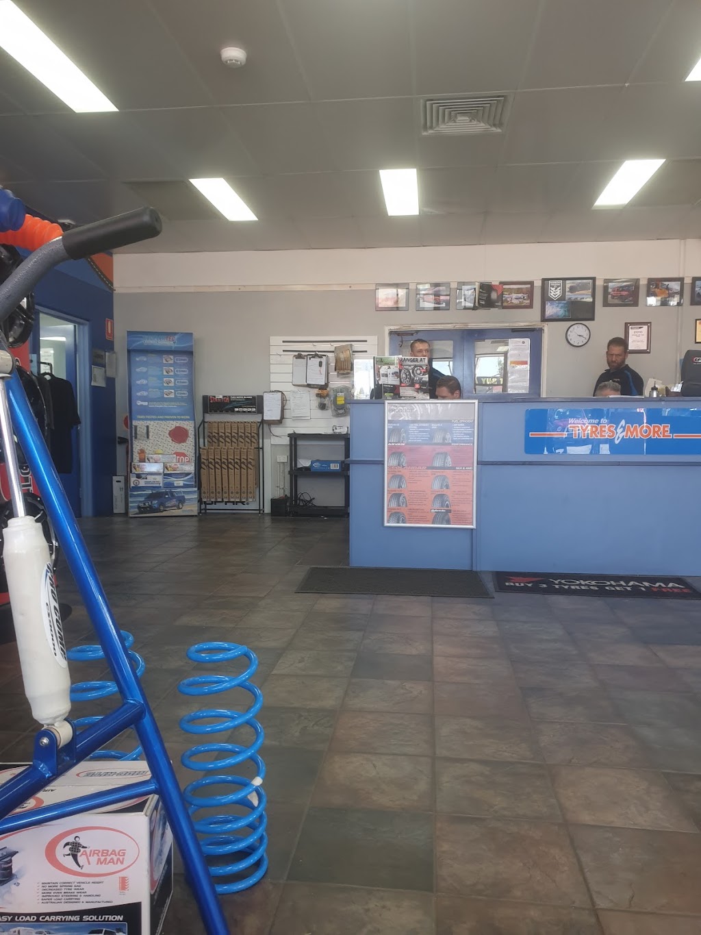 Hammond 4WD Centre Tyres & More | car repair | 3 Neumann Road & Corner of Redland Bay, Capalaba QLD 4157, Australia | 0735558749 OR +61 7 3555 8749