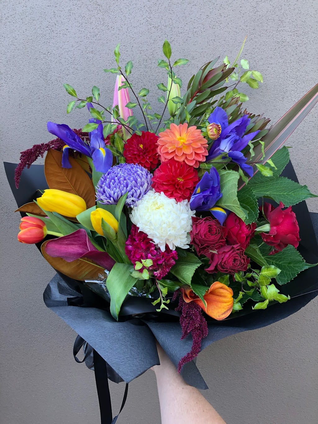 Flowers Gold Coast | Florist | 6 Riverbank Ct, Ashmore QLD 4214, Australia | Phone: 1300 993 021