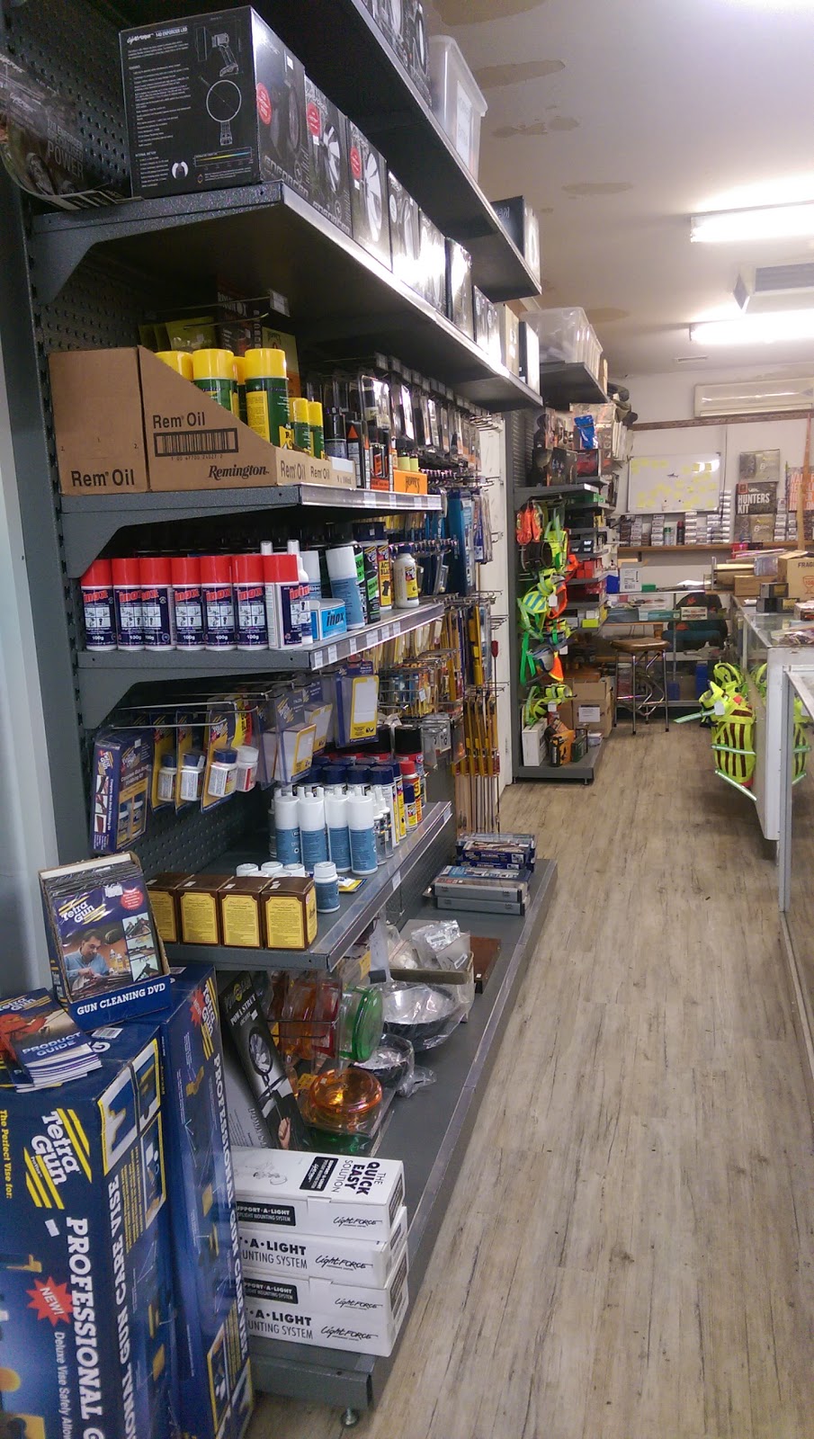 Swan Hill Fishing and Shooting Supplies | 41 Campbell St, Swan Hill VIC 3585, Australia | Phone: (03) 5032 4378