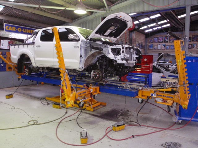 Ray Morcoms Auto Body Repairs | car repair | 20 Vale Rd, South Bathurst NSW 2795, Australia | 0263323233 OR +61 2 6332 3233