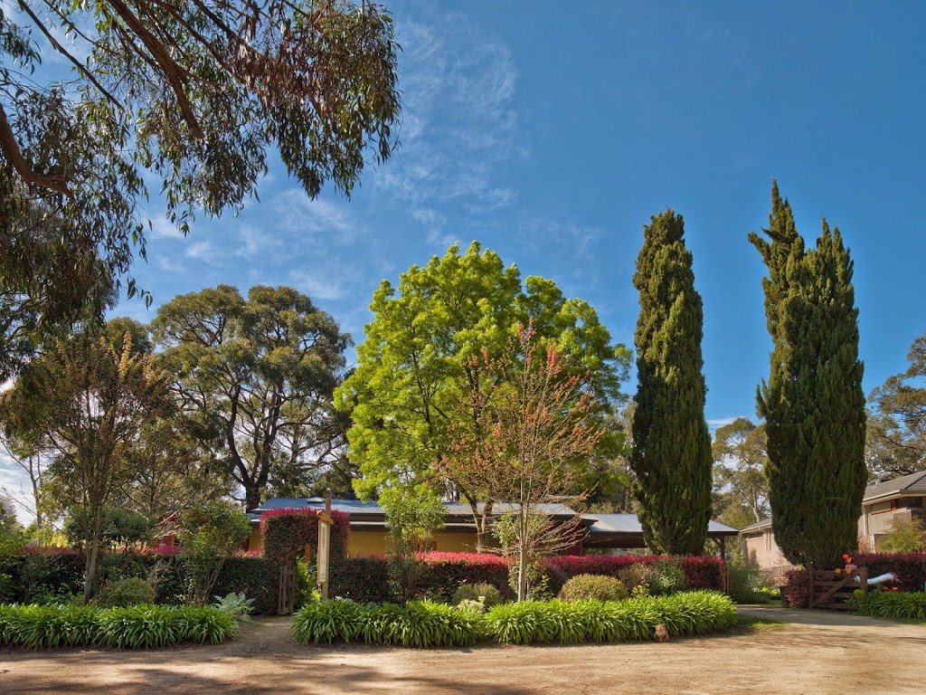 Max’s Retreat | lodging | 9 Station Rd, Red Hill VIC 3937, Australia | 0359893007 OR +61 3 5989 3007