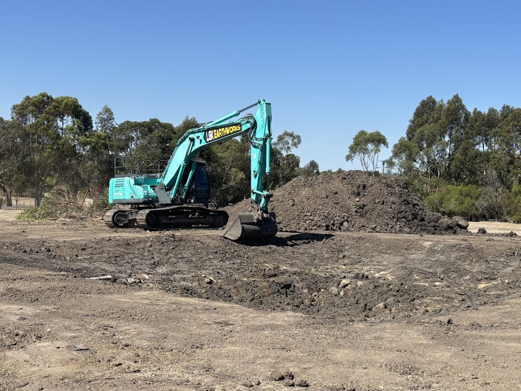 LGK EARTHWORKS | 76 Willis St, Winchelsea VIC 3241, Australia | Phone: 0467 015 658