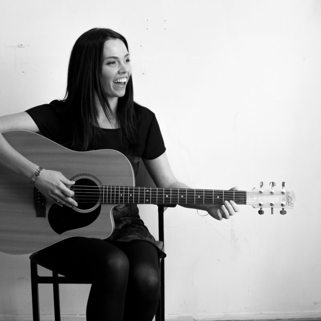 Lauren Cricks Singing Studio | school | 3 Mahogany Ct, Shailer Park QLD 4128, Australia