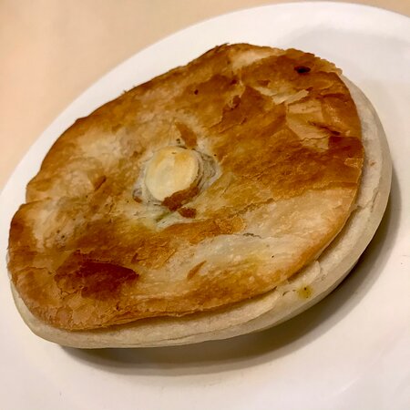 Tasmanian scallop pie company at Bakery 31 | 31 Church St, Ross TAS 7209, Australia | Phone: 0448 415 554