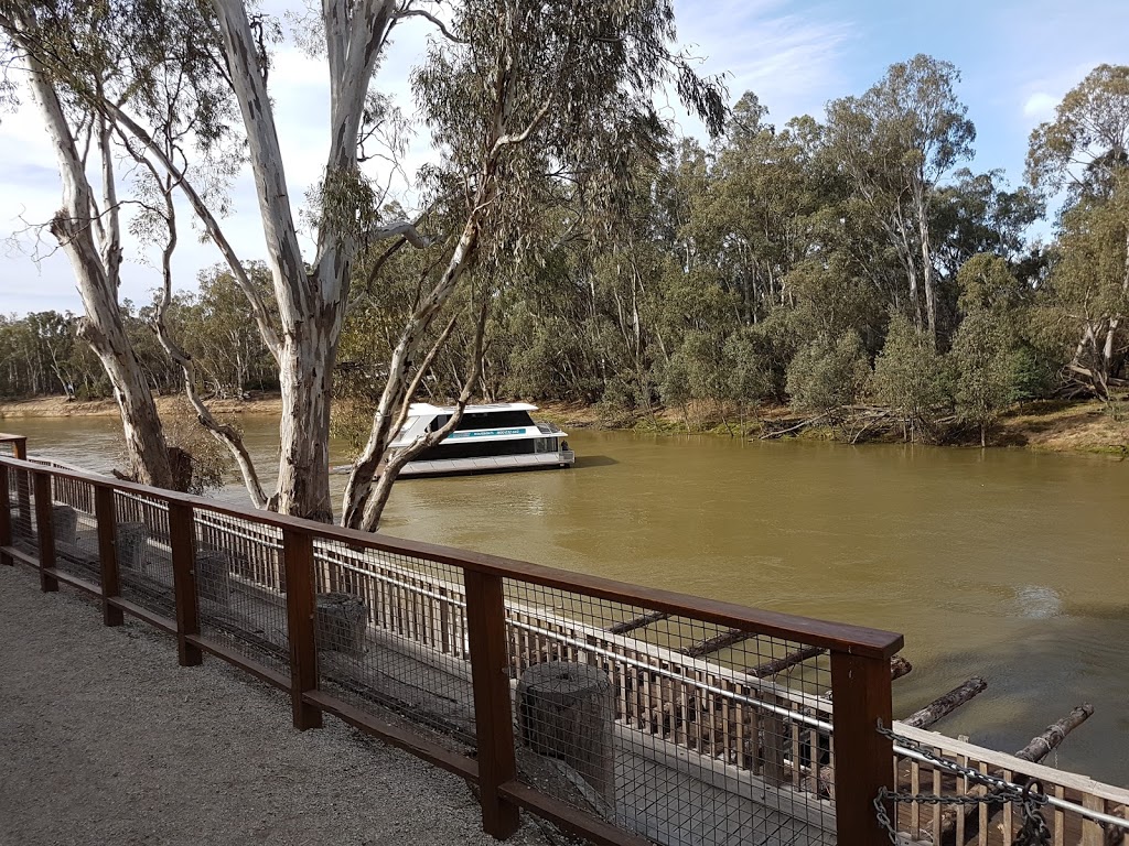 TAB Echuca Hotel | lodging | 569/571-573 High St, Echuca VIC 3564, Australia | 133390 OR +61 133390