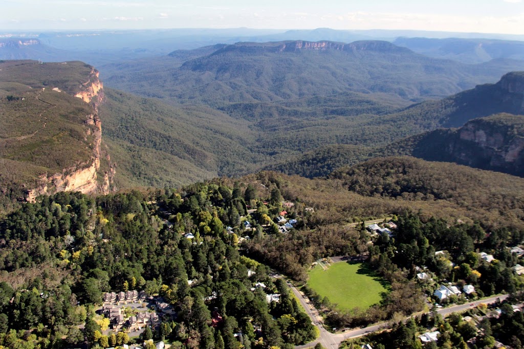 Falls Mountain Retreat Blue Mountains | The Avenue, Wentworth Falls NSW 2782, Australia | Phone: (02) 4757 8843