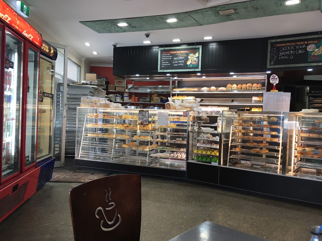 Saxbys Bakery Cafe | bakery | Nelson Bay Rd & Richardson Rd, Salt Ash NSW 2318, Australia | 0249826855 OR +61 2 4982 6855