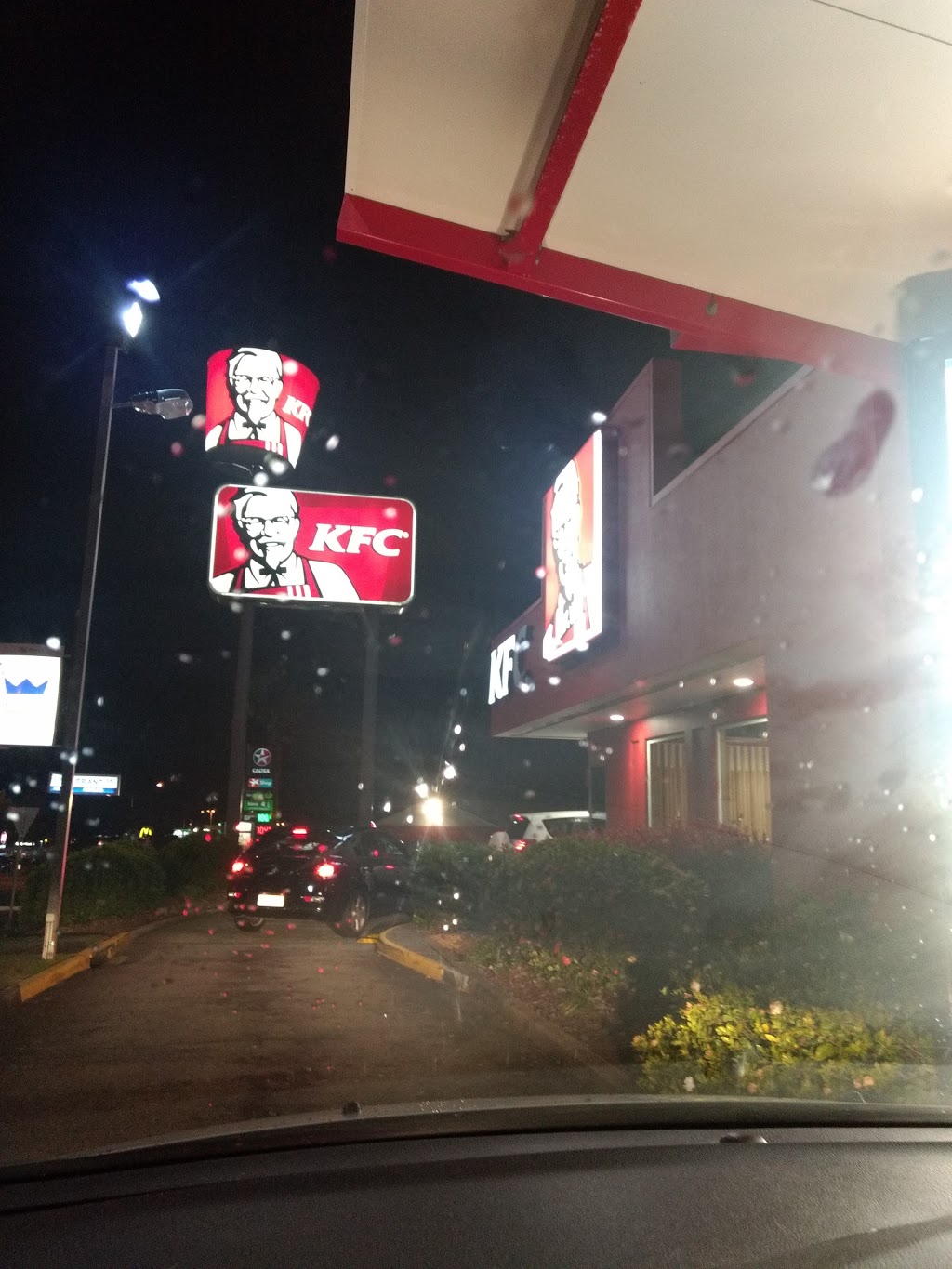 KFC Cleveland | meal takeaway | 17 Shore St W, Cleveland QLD 4163, Australia | 0732861245 OR +61 7 3286 1245