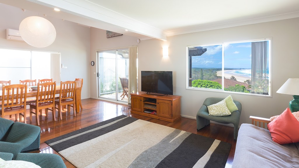 Bonny Hills Beach House | lodging | 949 Ocean Dr, Bonny Hills NSW 2445, Australia | 0265855923 OR +61 2 6585 5923