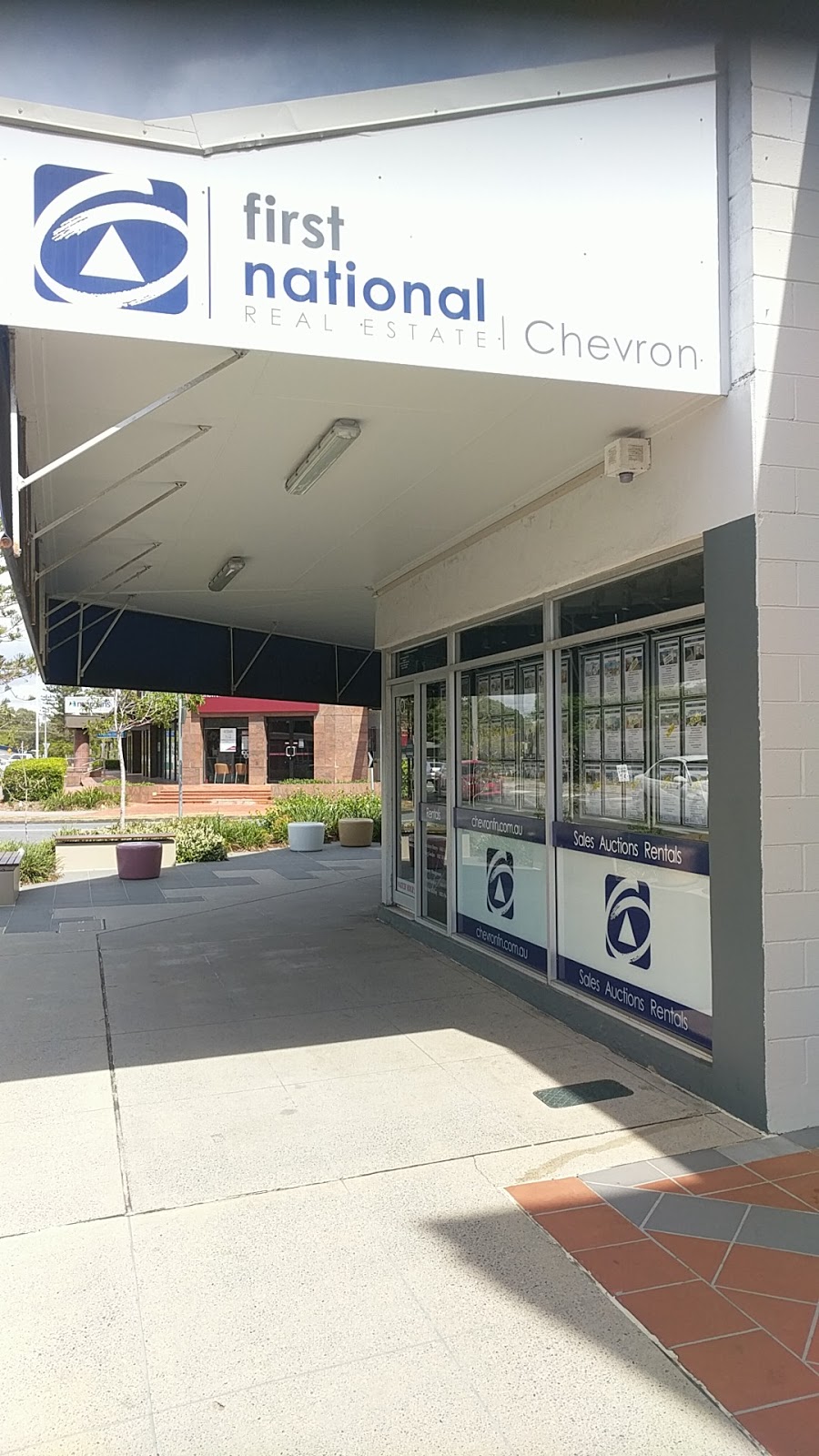 First National Real Estate Chevron | 63 Thomas Dr, Chevron Island QLD 4217, Australia | Phone: (07) 5539 9166