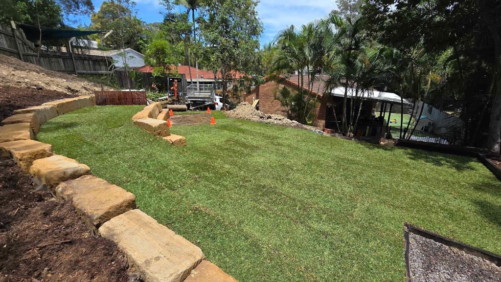 Paradise Turf | 80 Link Rd, Glass House Mountains QLD 4518, Australia | Phone: 0428 984 356