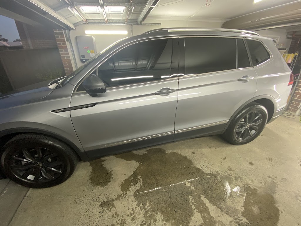 R&R Window Tinting and Ceramic Coating | 34 Colenso Cct, Edmondson Park NSW 2174, Australia | Phone: 0425 272 695