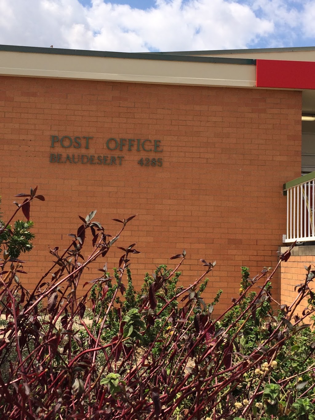 Australia Post - Beaudesert Post Shop | post office | 117 Brisbane St, Beaudesert QLD 4285, Australia | 131318 OR +61 131318