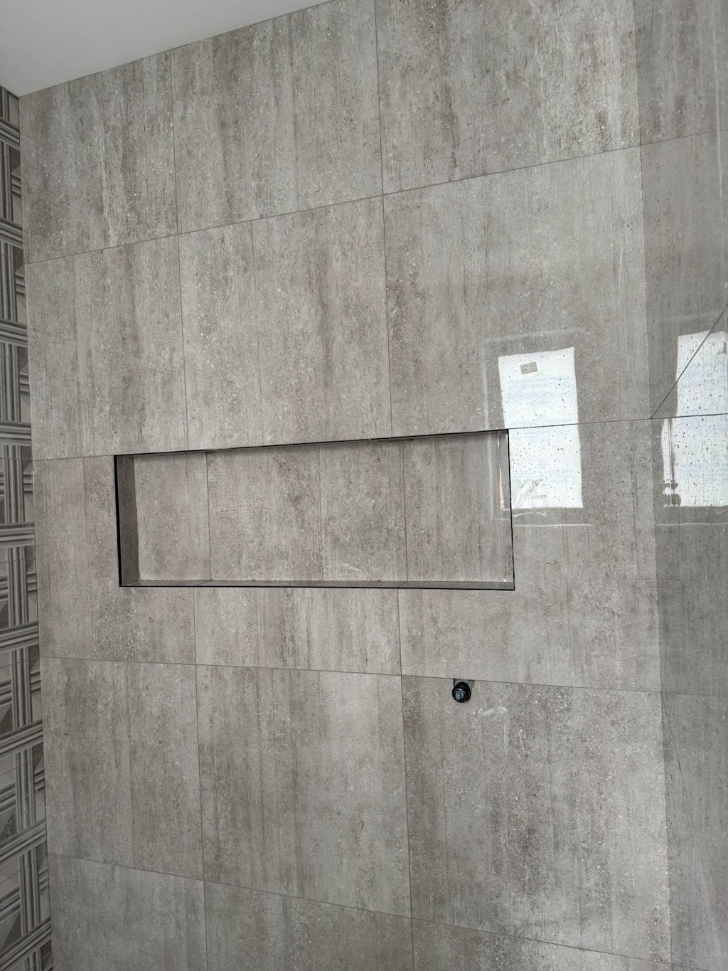 J&N Tilers | 3 Bugle Ln, Cranbourne West VIC 3977, Australia | Phone: 0469 828 777