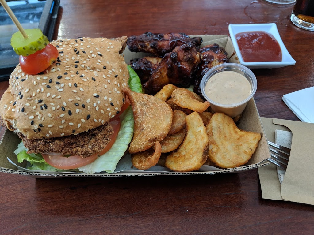 Brents Burgers | restaurant | 8 Rainbow Beach Rd, Rainbow Beach QLD 4581, Australia