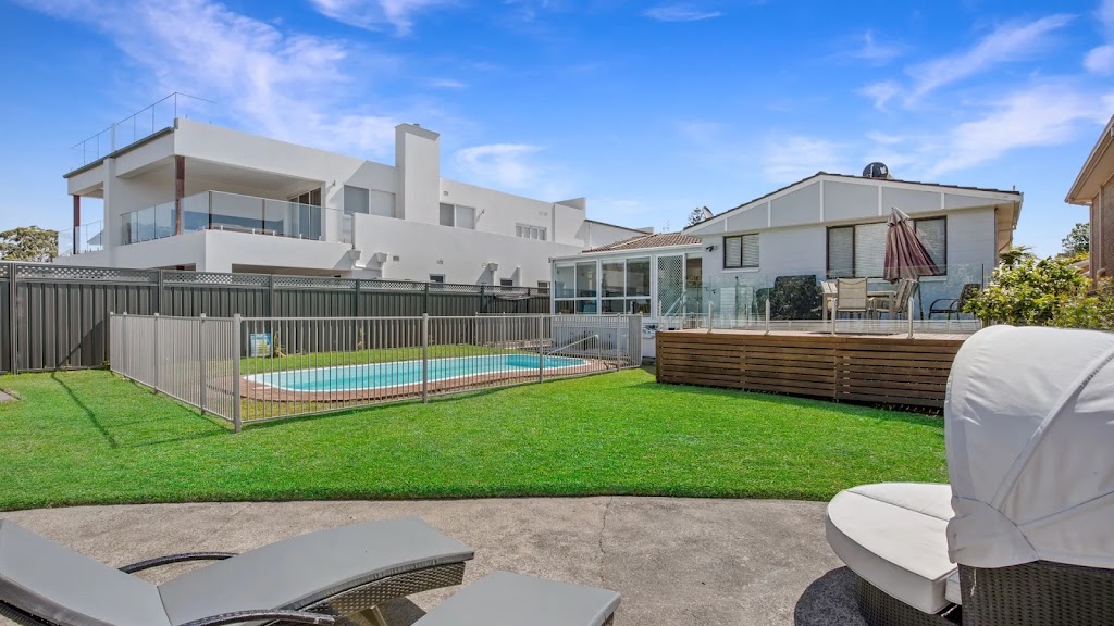 Bella Blu Beach House Vincentia | 126 Elizabeth Dr, Vincentia NSW 2540, Australia | Phone: (203) 803-8322