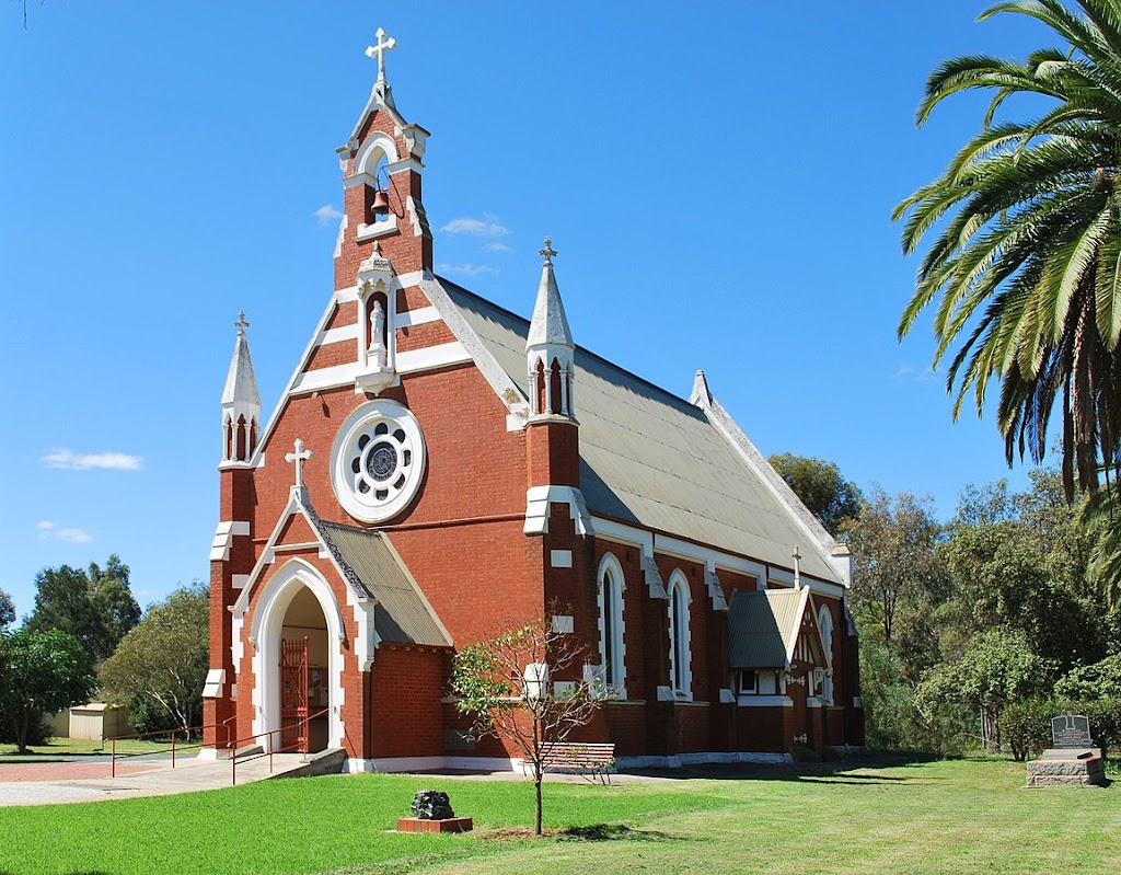 Elmore & District Funerals - Elmore | 420 Napier St, Bendigo VIC 3550, Australia | Phone: (03) 5441 4800