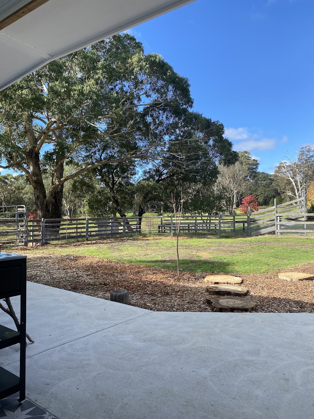 Cutaway Stables BnB | 2492 Old Hume Hwy, Woodlands NSW 2575, Australia | Phone: 0497 836 432