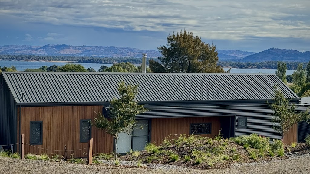 Switchback Stays | 321 Kurrajong Gap Rd, Bethanga VIC 3691, Australia | Phone: 0494 079 554