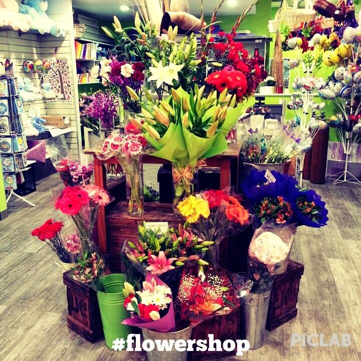 Hanging Basket Florist | florist | 10 Ameer St, Rockingham WA 6168, Australia | 0895275562 OR +61 8 9527 5562