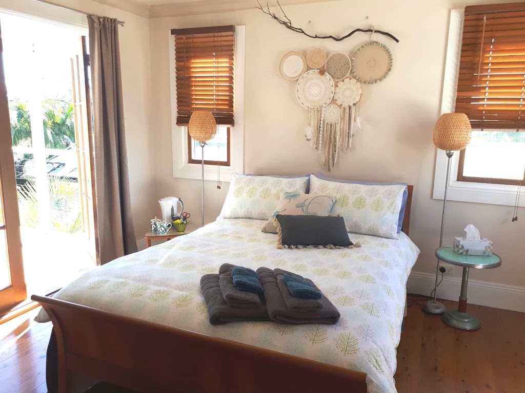 Bougainvilleas Bed and Breakfast | lodging | 3 La Perouse St, Fairlight NSW 2094, Australia | 0414486439 OR +61 414 486 439