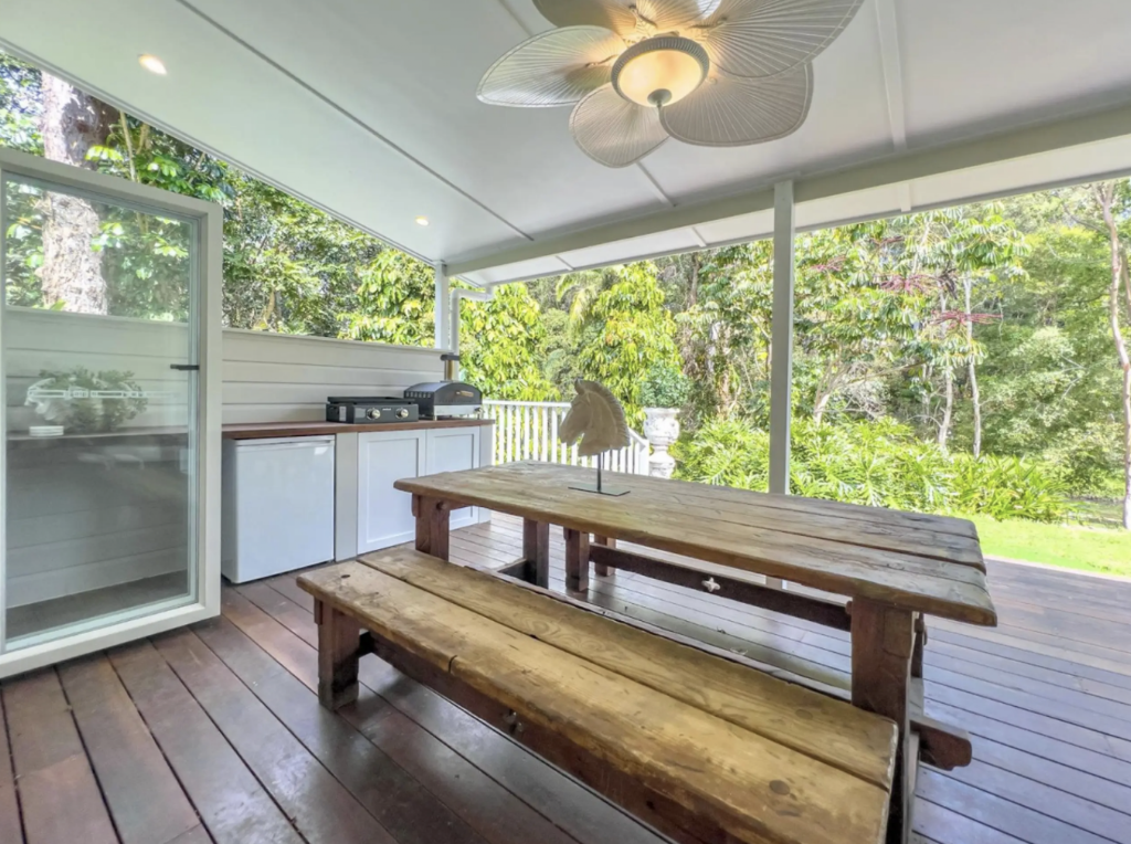 The Gingerbread House | 27 Dalton Rd, Tallebudgera Valley QLD 4228, Australia | Phone: 0400 721 439