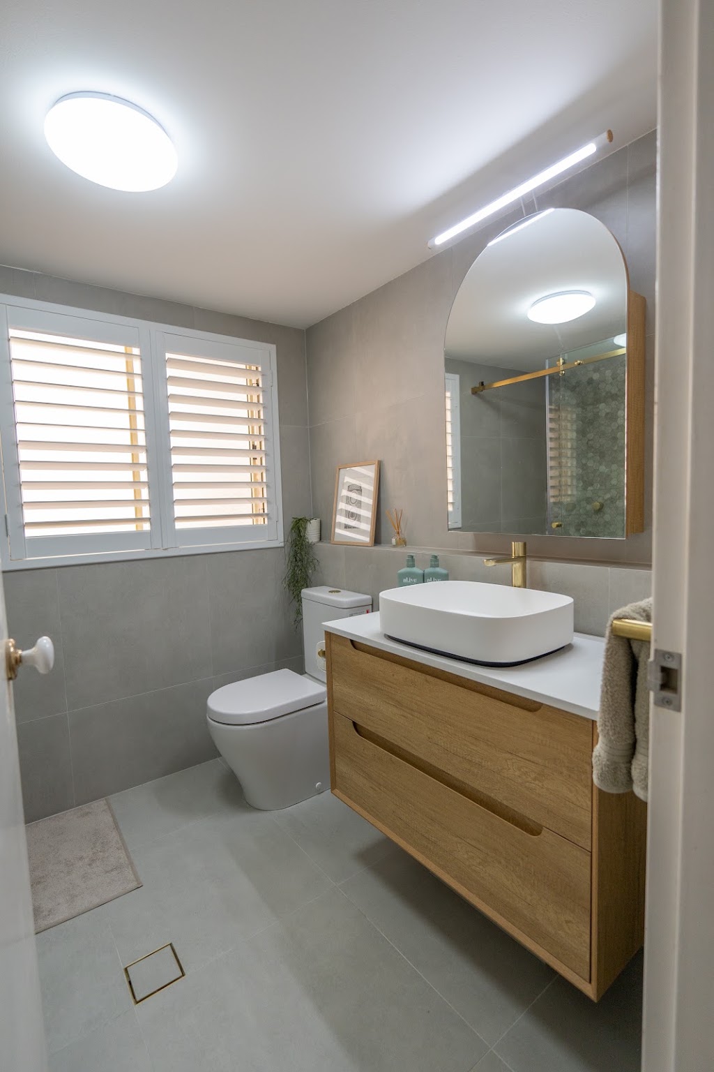 Aesthetic Home Renovations | 8 Stutz Pl, Ingleburn NSW 2565, Australia | Phone: 0426 261 592