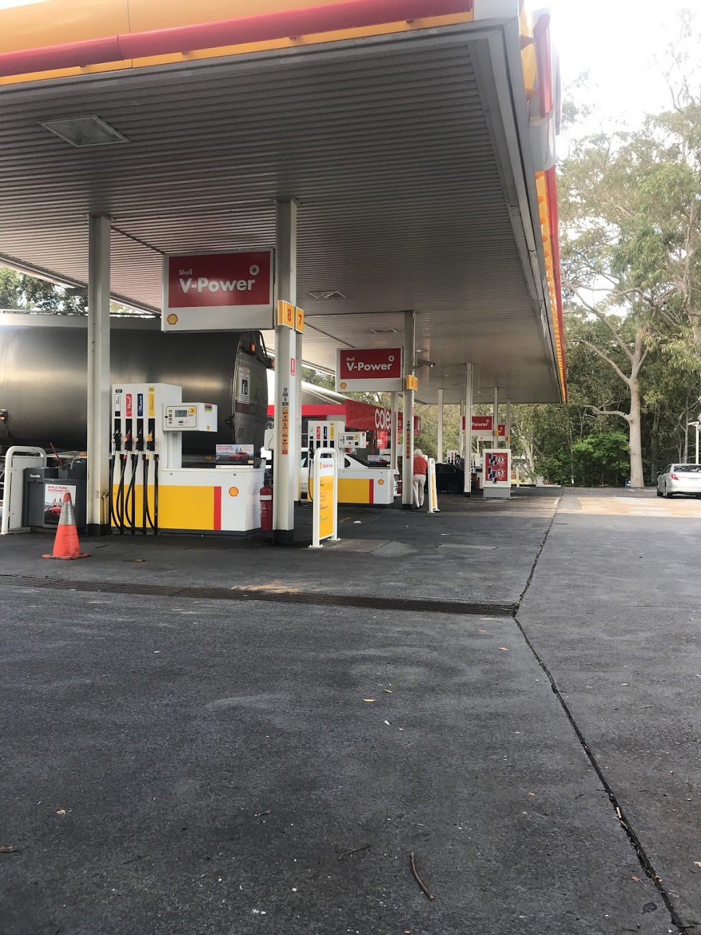 Coles Express | gas station | 189 Epping Rd & Culloden Road, Marsfield NSW 2122, Australia | 0298874072 OR +61 2 9887 4072