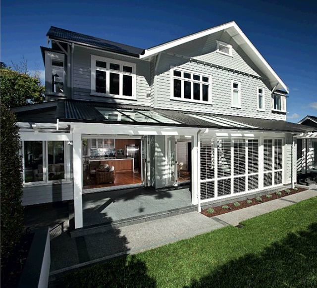Lowrie painters | 5 Borneo Ct, Tamborine Mountain QLD 4272, Australia | Phone: 0422 948 753
