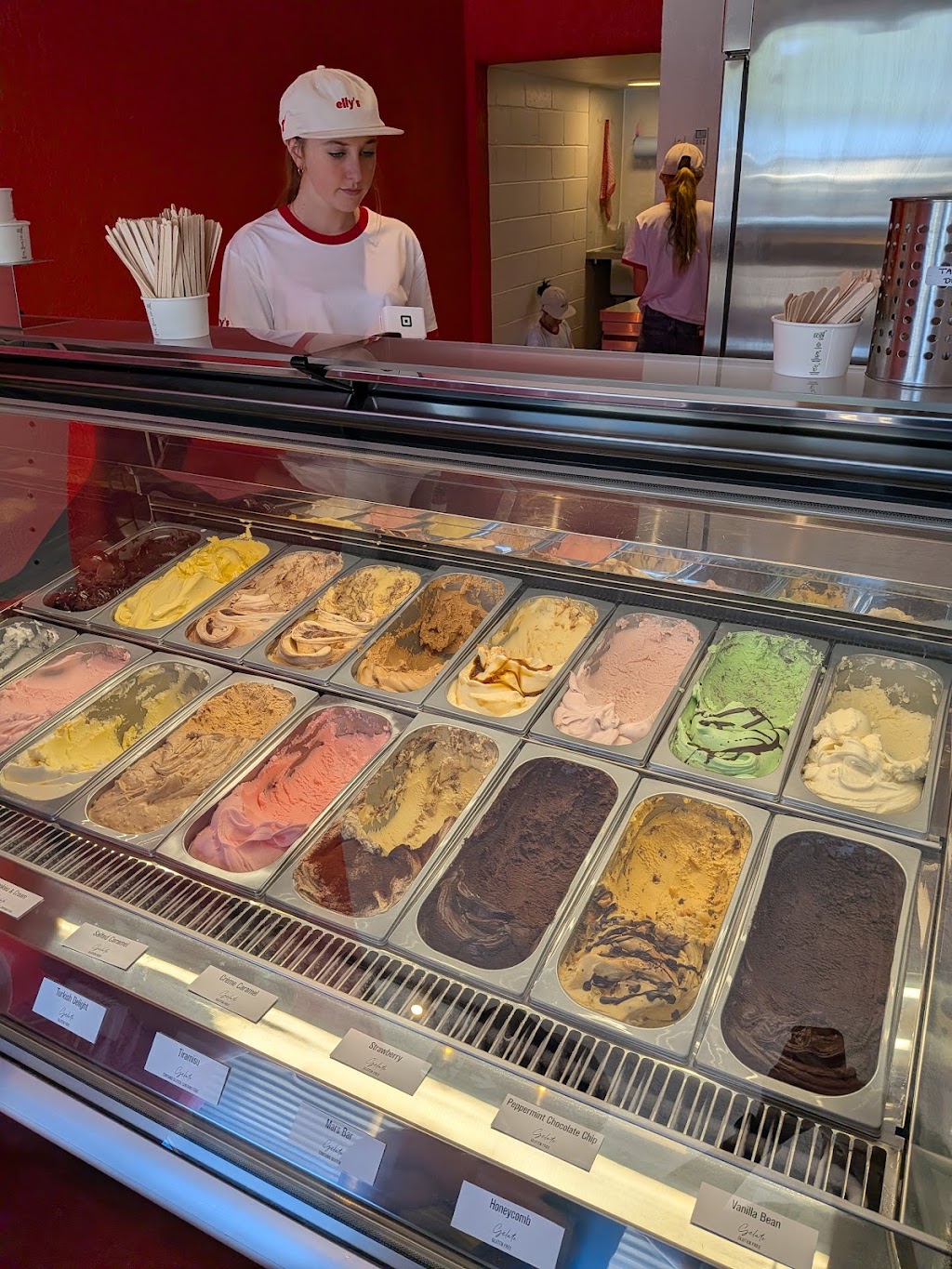 ellys | 778 Pacific Parade, Currumbin QLD 4223, Australia | Phone: 0458 698 146