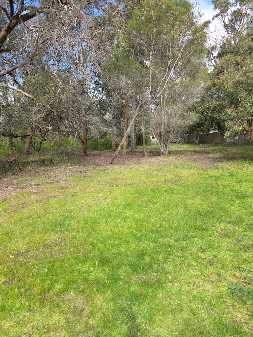 Derinya Reserve Dog Off Leash Area | 22R Derinya Dr, Frankston South VIC 3199, Australia | Phone: (03) 9775 2640
