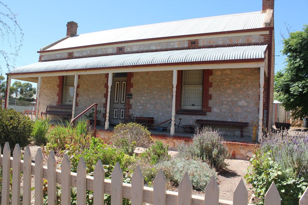 Captains Cottage Museum | museum | 12 Thomas St, Murray Bridge SA 5253, Australia | 0885310049 OR +61 8 8531 0049