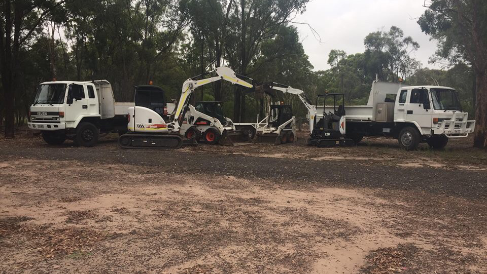 Steve’s Bobcat & Tipper Hire | 98 Mungomery Rd, Takura QLD 4655, Australia | Phone: (07) 4128 6871