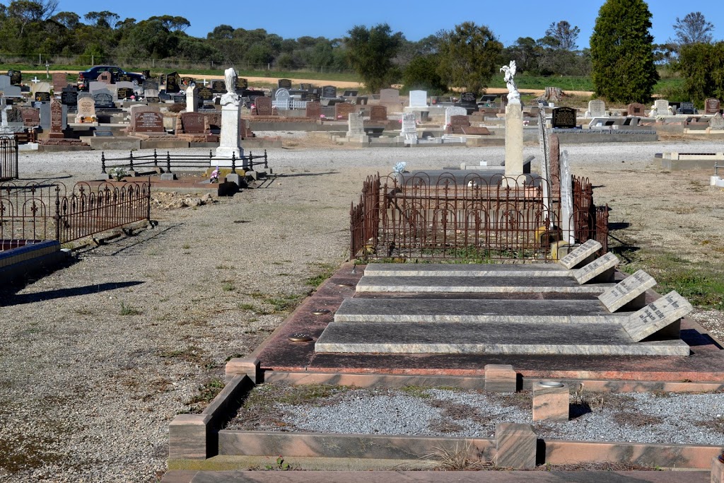 Meningie Cemetery | 53 Cemetery Rd, Meningie SA 5264, Australia