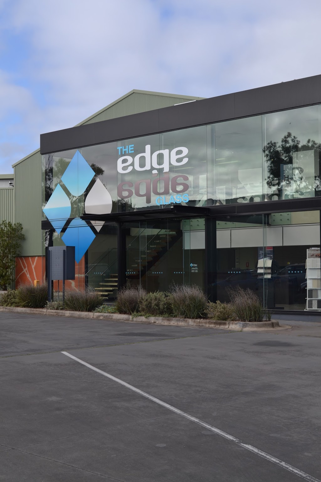 The Edge Glass | store | 17/21 Riversdale Rd, Newtown VIC 3220, Australia | 1300241305 OR +61 1300 241 305