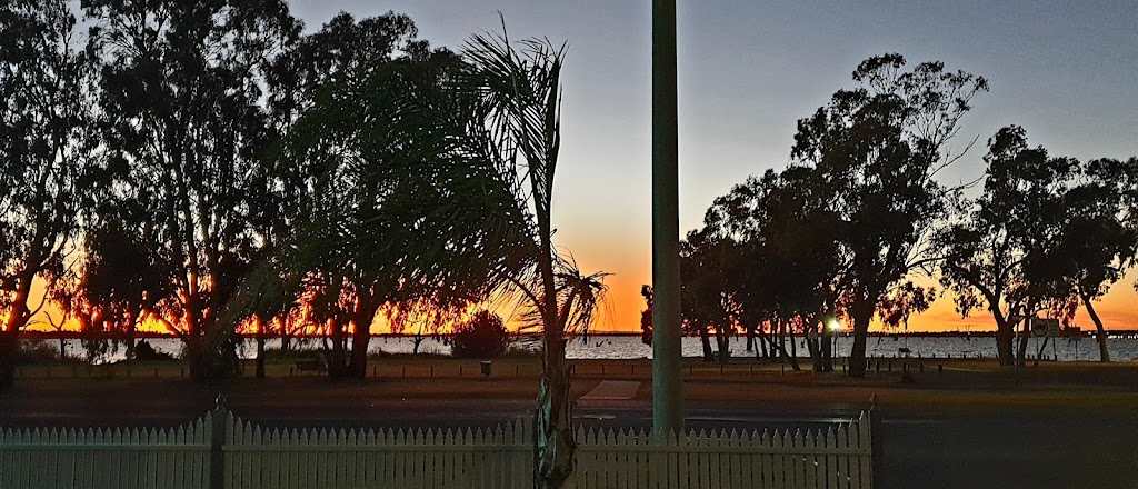 SUNSET POOLSIDE BAR | 40 Silverwoods Blvd, Yarrawonga VIC 3730, Australia | Phone: (03) 5745 9100
