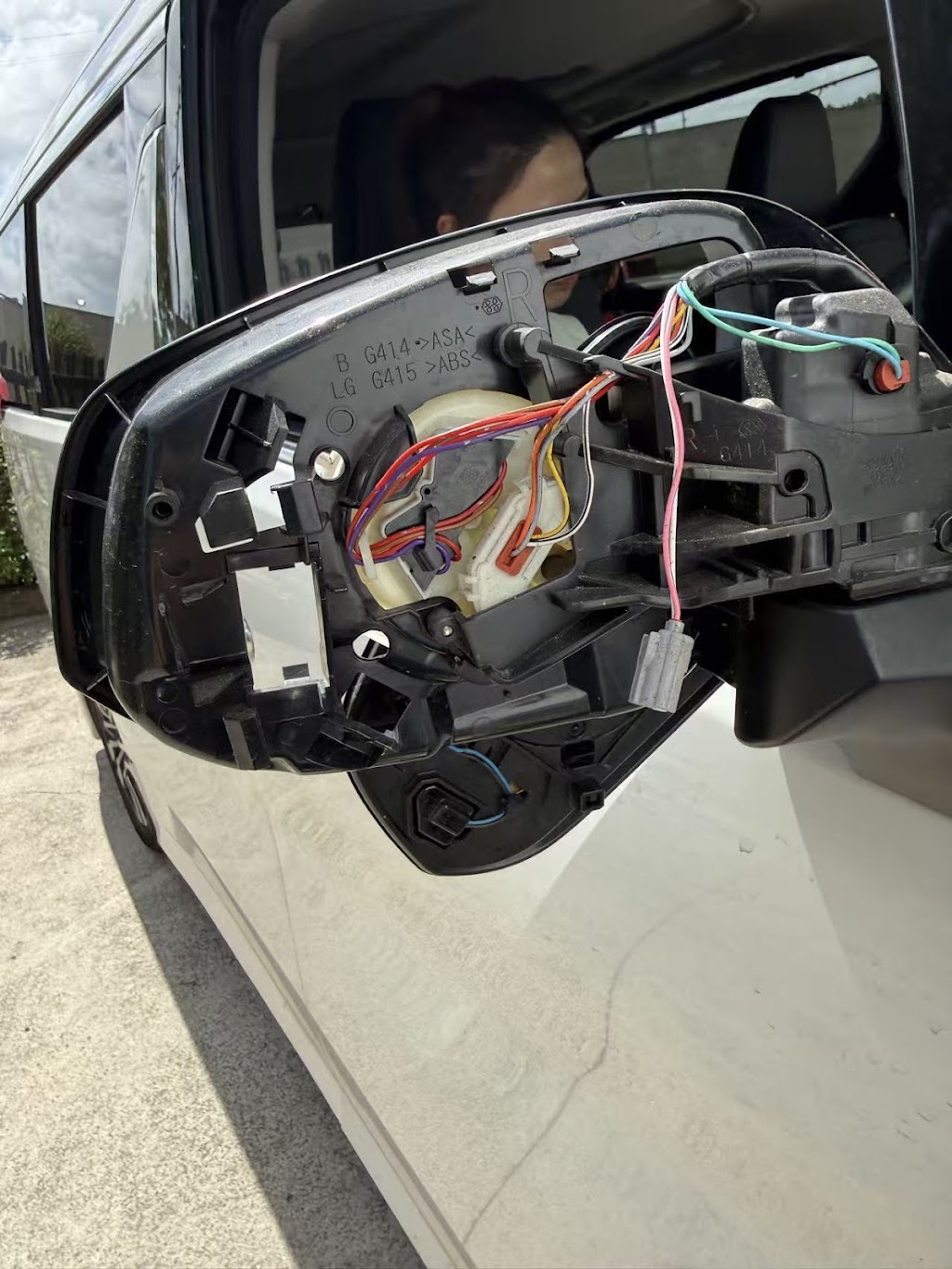 Car Mirror Specialist | 1B Bellfrog St, Greenacre NSW 2190, Australia | Phone: 0494 689 213