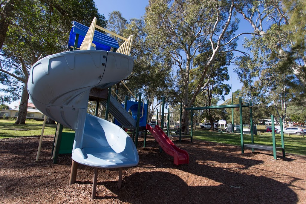 Baxter Park Playground |  | 62A Marine Parade, Nords Wharf NSW 2281, Australia | 0249210333 OR +61 2 4921 0333