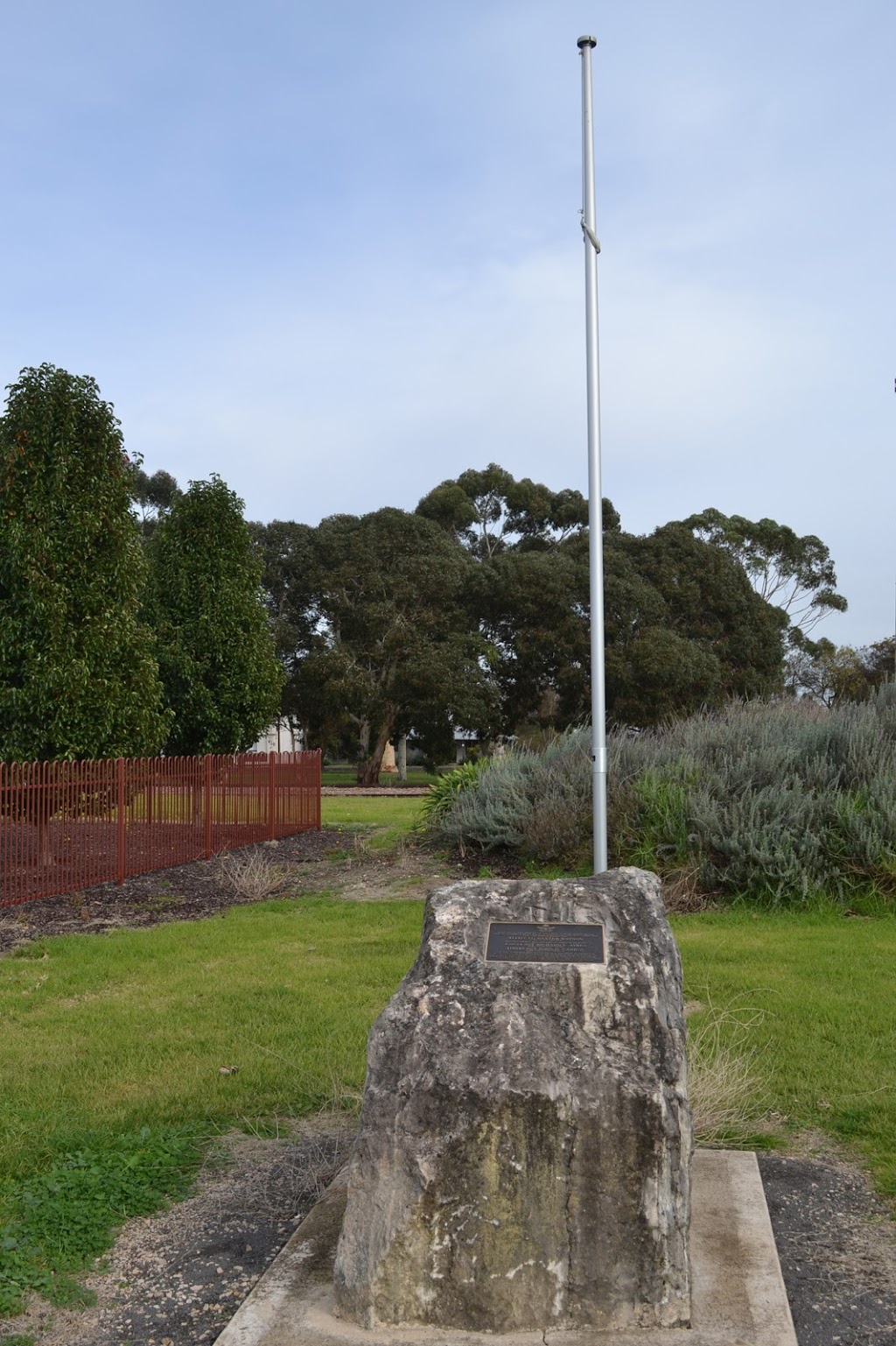 Airmens memorial | park | 30 Railway Terrace E, Tantanoola SA 5280, Australia
